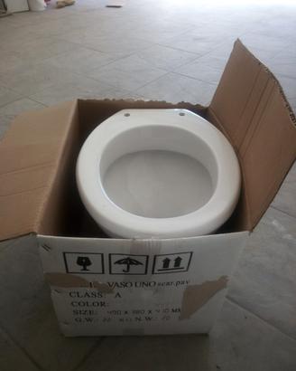 Vaso WC scarico pavimento nuovo