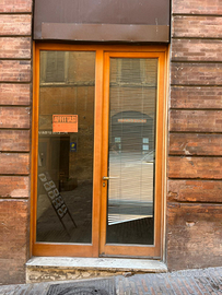 Locale uso commerciale Urbino centro