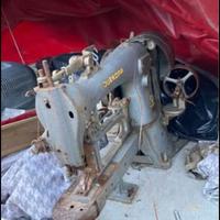 Svendita Macchina da cucire professionale!