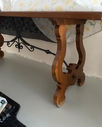 Tavolo fratini in legno con ferri battuti