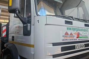 Iveco con gru' e cassone ribaltabile trilaterale