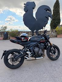 Triumph trident 660