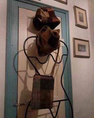 Sciarpa,cappello e borsello