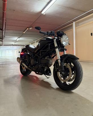 Ducati Monster 695 Dark