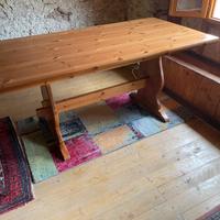 Tavolo tirolese rustico in legno massello