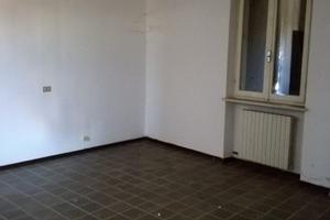 APPARTAMENTO 181mq. in corte in centro al paese