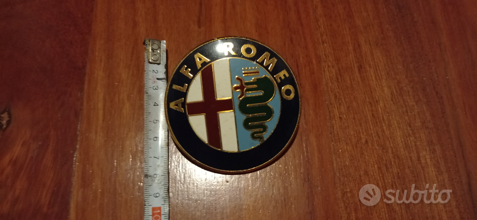 Vendo stemma alfa romeo originale