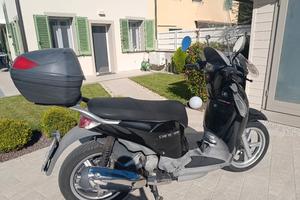 Scarabeo 200 cc anno 2011