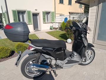 Scarabeo 200 cc anno 2011