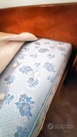 Letto matrimoniale vintage in legno 