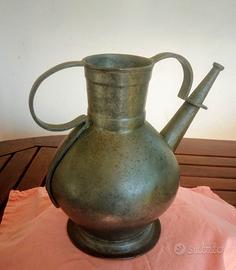 Antica brocca da parata o da acquamanile in peltro