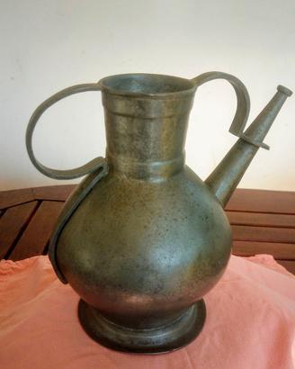 Antica brocca da parata o da acquamanile in peltro