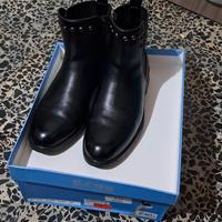 Stivali neri con zip laterali n°38