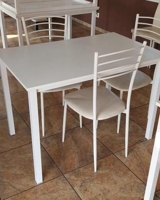 tavoli e sedie bar bianco