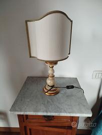 2 Lampade da tavolo con paralume chiaro