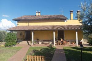 Villa di 227 m² con più di 5 locali a Lanuvio