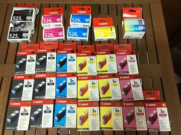 Stock 46 cartucce per stampanti Canon