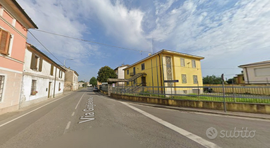Quadrilocale DI 105 MQ CON BALCONE 660 EURO