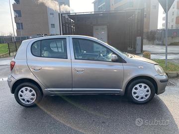 Toyota yaris 1.0 benzina