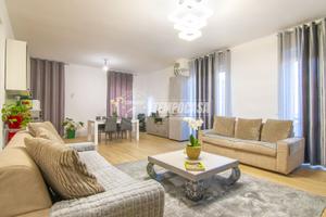 TRILOCALE MODERNO CON ZONA GIORNO OPEN SPACE, DOPP