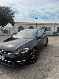 Volkswagen Golf 7.5 HIGHLINE DSG