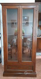 vetrina in legno