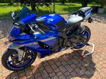 Yamaha R1 2020