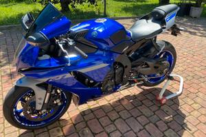 Yamaha R1 2020