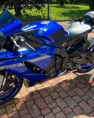 Yamaha R1 2020
