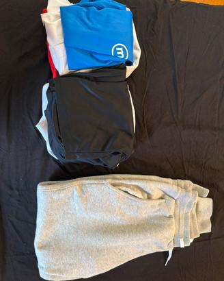 Stock magliette e pantaloncini