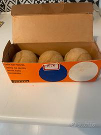 PALLE DA TENNIS VINTAGE PIRELLI 1976 BIANCHE