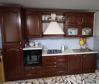 Cucina completa di elettrodomestici