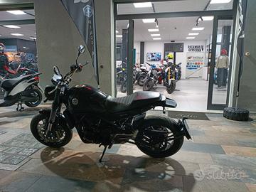 Benelli Leoncino 500 NERO LUCIDO 2020