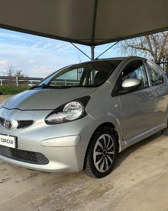 TOYOTA Aygo 1.0 12V VVT-i 5 porte OK NEOPATENTAT