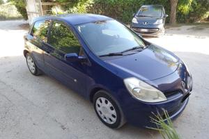 Auto - Renault Clio