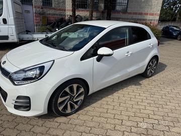 Kia Rio 1.4 CRDi 5p. Cool neopatentati euro 6
