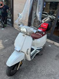 Lambretta v200