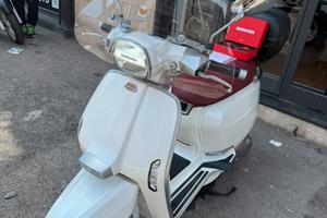 Lambretta v200