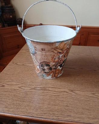secchio vintage  decoupage 