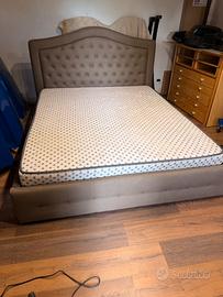 Letto matrimoniale con cassettone