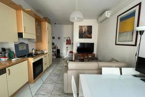 Bilocale ristrutturato con balcone a CrescenzagoM2