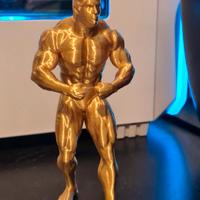 Statuina Arnold Schwarzenegger Posa trapezi