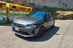 Opel Corsa F con allestimento GS
