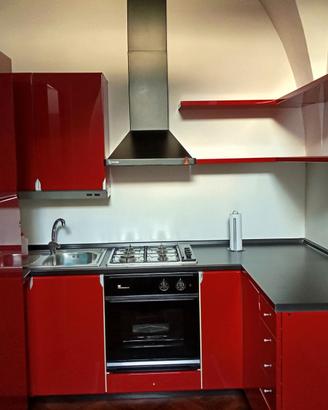 Cucina componibile Schiffini laccata rosso lucido