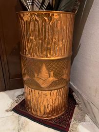 Portaombrelli in rame martellato