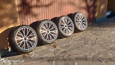 Cerchi più gomme 18 pollici