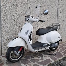 Piaggio vespa 300 gts super - 2011