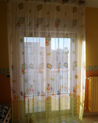 Binario e tenda per cameretta