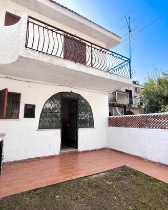 Villa a schiera Roccagloriosa