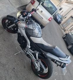 Suzuki gsr 600 naked